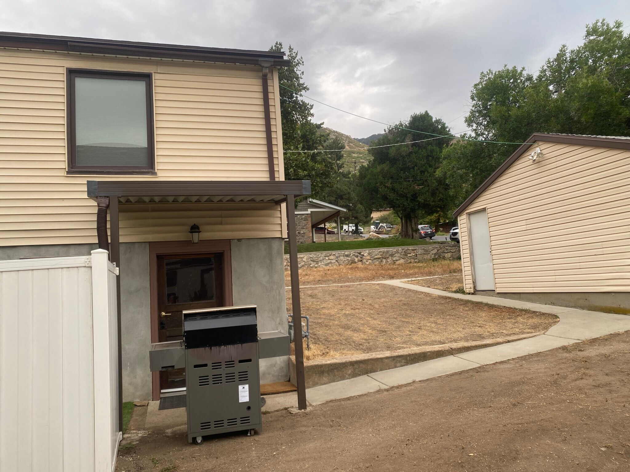 Building Photo - 25 N 300 E