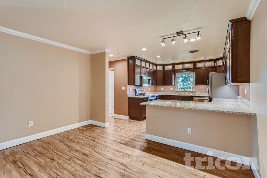 Building Photo - 10326 Hetrick Cir E