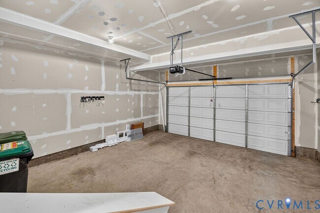 Building Photo - 7040 Paine Pl