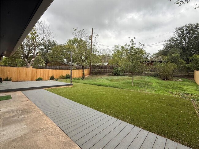 Building Photo - 5413 Coventry Ln