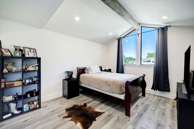 Building Photo - 12625 Memorial Dr