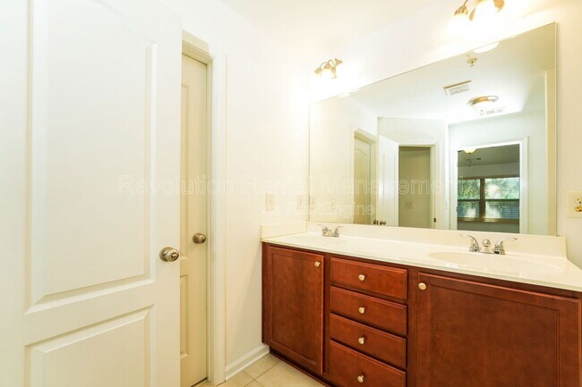 Building Photo - 3447 Desoto Rd