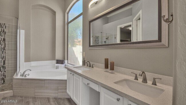 Building Photo - 13491 E Estrella Ave
