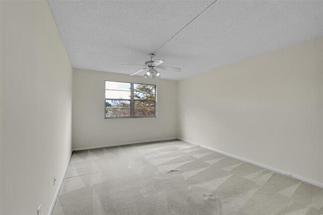 Building Photo - 1604 Abaco Dr