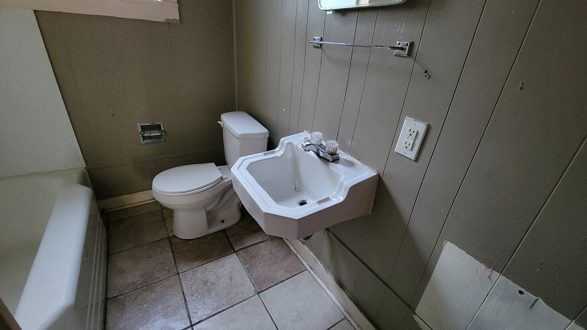 Building Photo - 428 W Wardville St