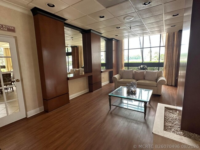 Building Photo - 5047 N Hwy A1A