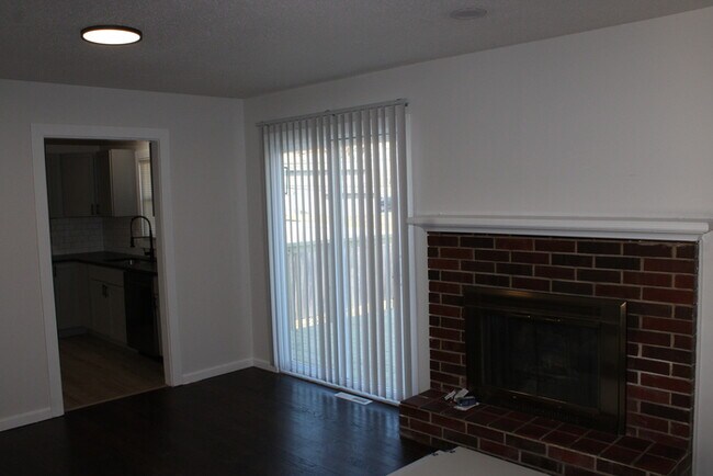 Building Photo - Beautiful 4-bedroom, 3 full baths home located in Independence, MO