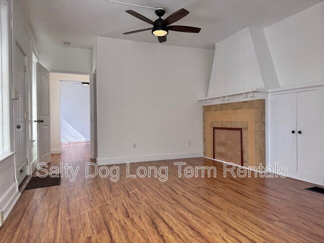 Building Photo - 436 N Grandview Ave