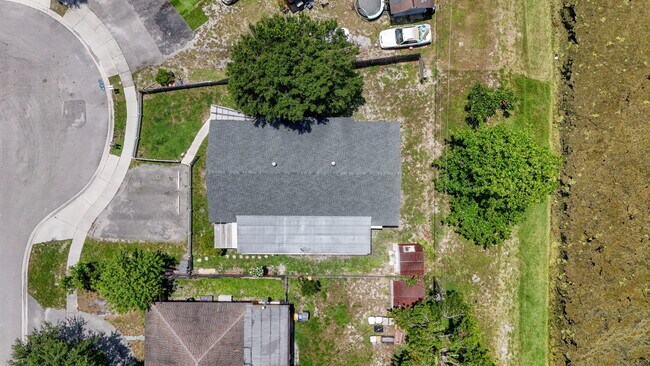 Building Photo - 3943 Roan Ct W
