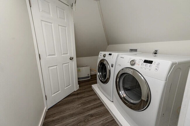 Laundry Room - 90 Union Ave