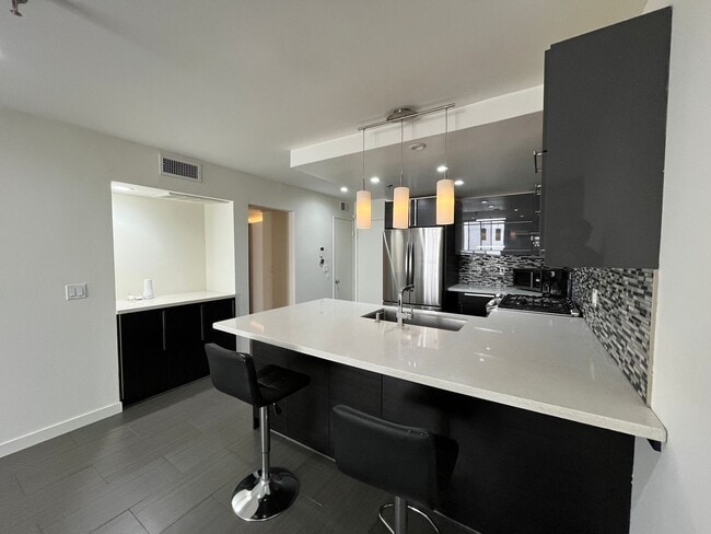 Building Photo - MOVE-IN READY, NoHo Arts 1+1, upgraded con...