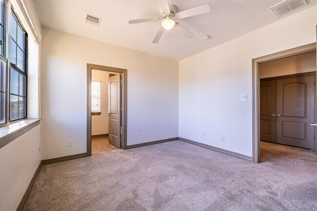 Building Photo - 10626 Clearview Villa Pl