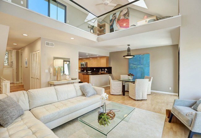 Building Photo - 1235 Yale St