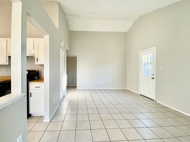 Building Photo - 3 Bedr/ 1 bath Beautiful Home in Hockley, TX