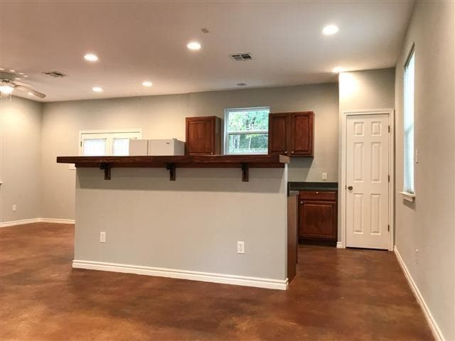 Building Photo - 5513 William Holland Ave