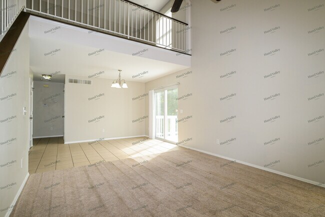 Building Photo - 4918 High Crest Ct