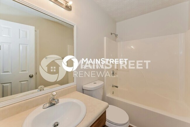 Building Photo - 3 Bedroom Pet-Friendly Home in KNOXVILLE, ...