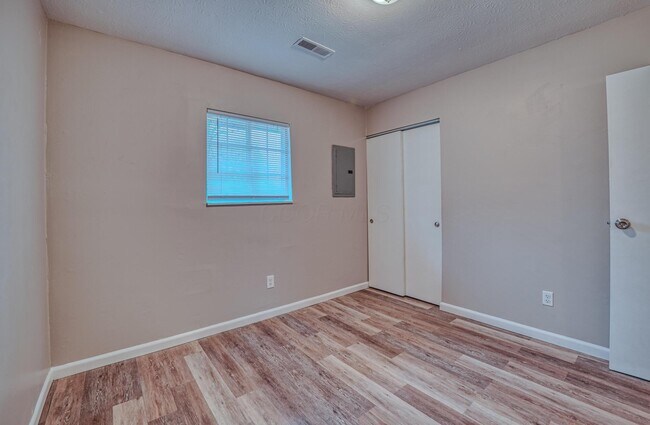 Building Photo - 2735 Joyce Ave