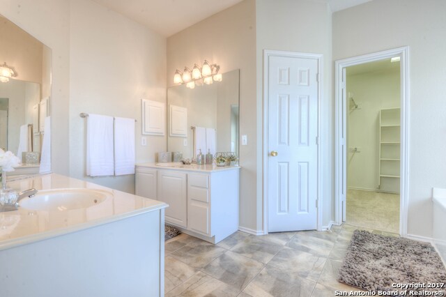 Building Photo - 3913 Arroyo Del Sol