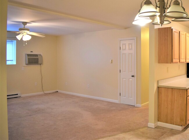 Building Photo - 63 Glade St