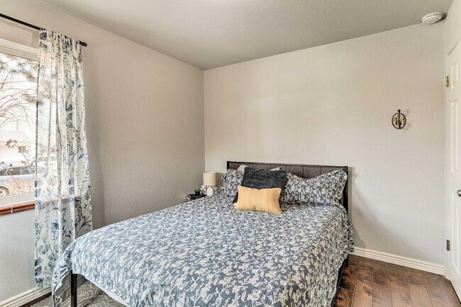 Building Photo - 991 S Bryant St