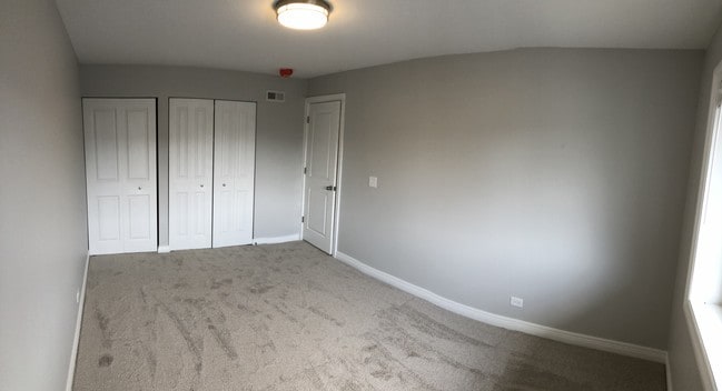 Building Photo - 10 S Oak - 318 W Naperville- 508 N Cass