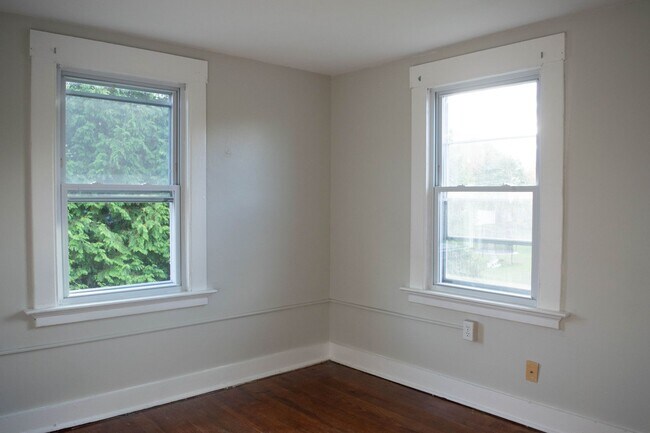 Building Photo - 25 South End Rd