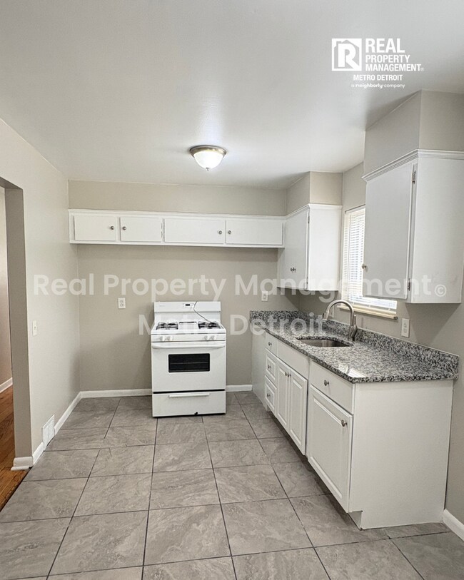 Building Photo - 22706 Hillock Ave