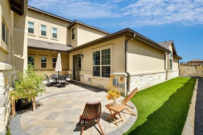 Building Photo - 949 Indian Hawthorne Dr