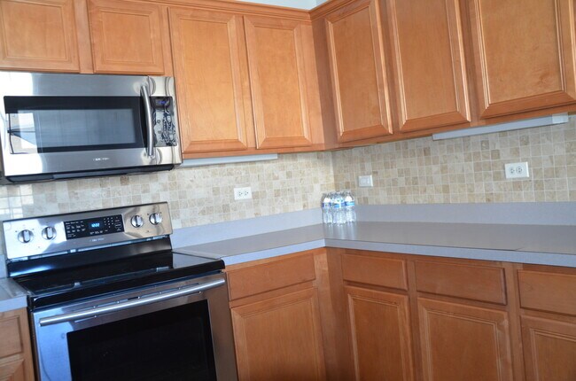 Building Photo - 206 Brompton Ln