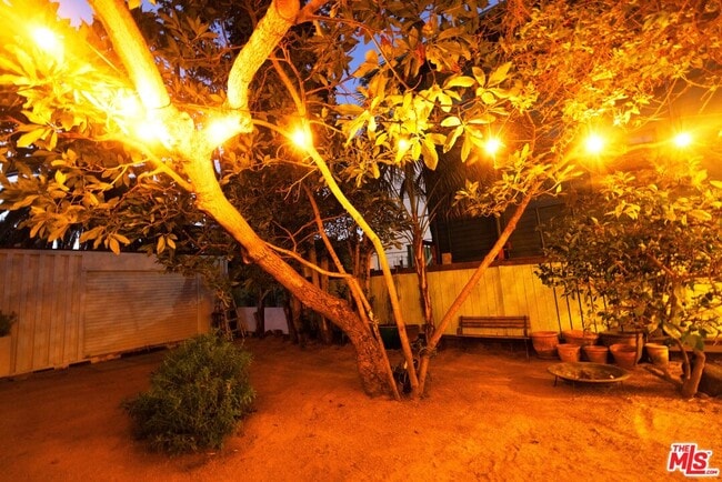 Building Photo - 219 Market St