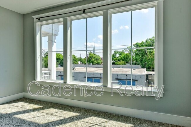 Building Photo - 413 N 4th St