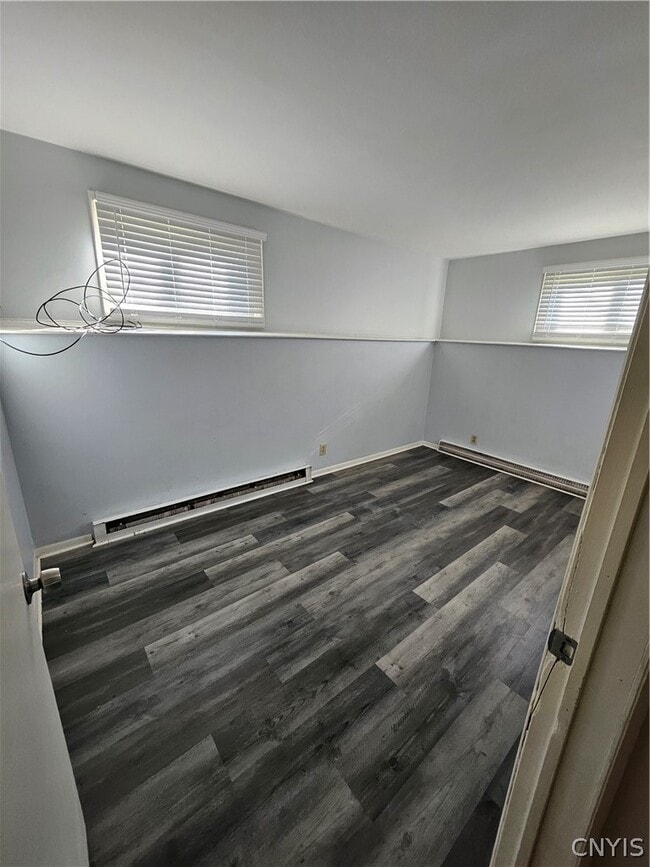 Building Photo - 5 Perry Hill Rd