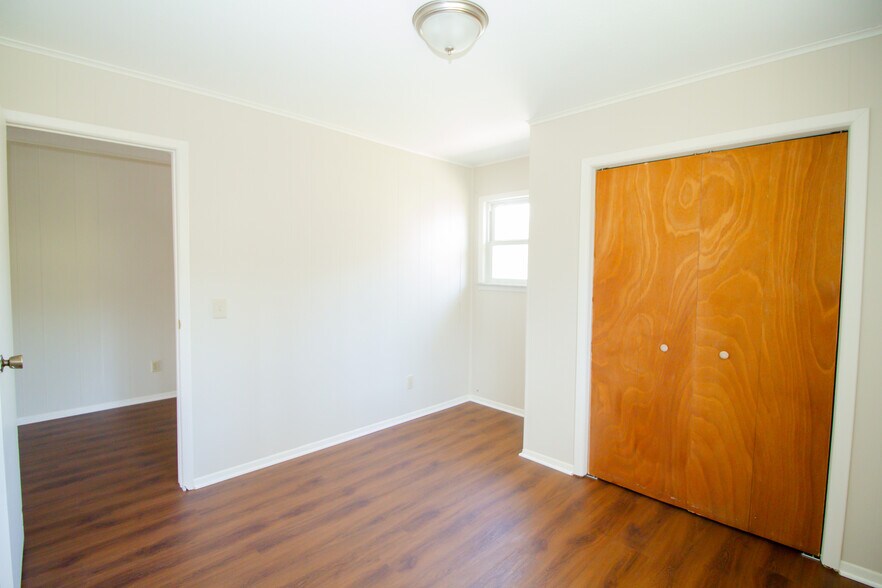 Building Photo - 29 Roseanna Dr