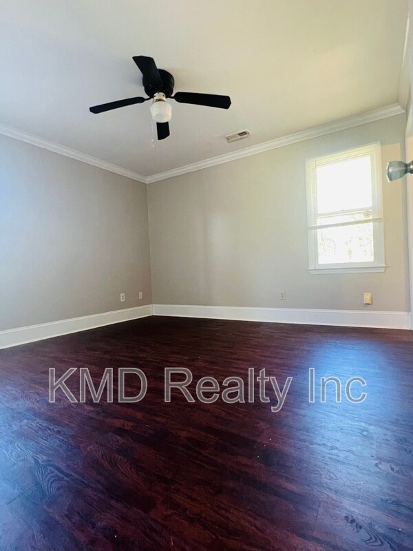 Building Photo - 9712 Stillwater Ln