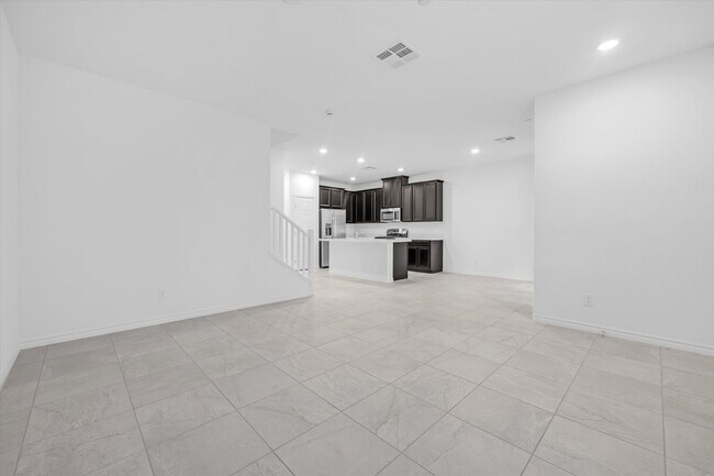 Building Photo - Iron Mountain Townhome with attached garage