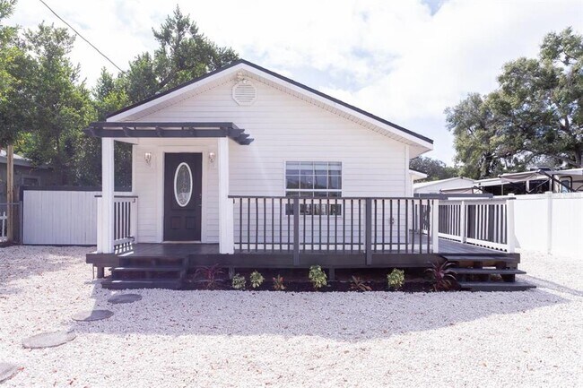 Primary Photo - 4317 E Regnas Ave