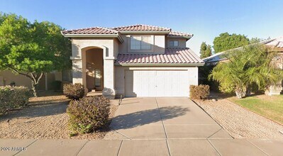 Building Photo - 4432 E Meadow Dr