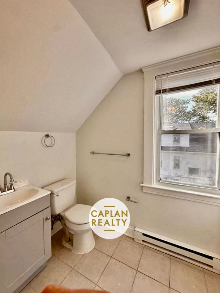 Building Photo - 2 Derby Ave