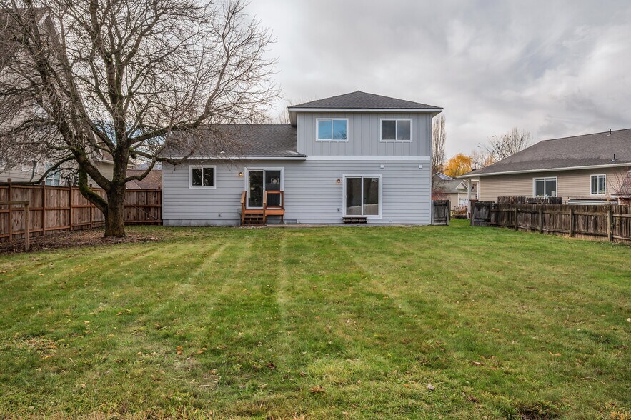 Building Photo - 1721 Northshore Dr