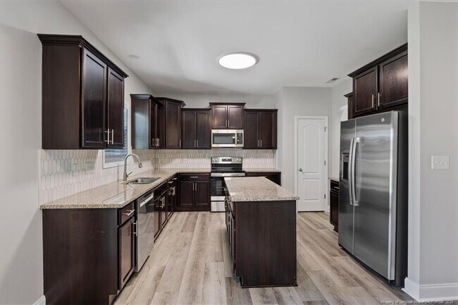 Building Photo - 134 Huzzas Cir