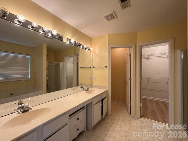 Building Photo - 6954 Beverly Springs Dr