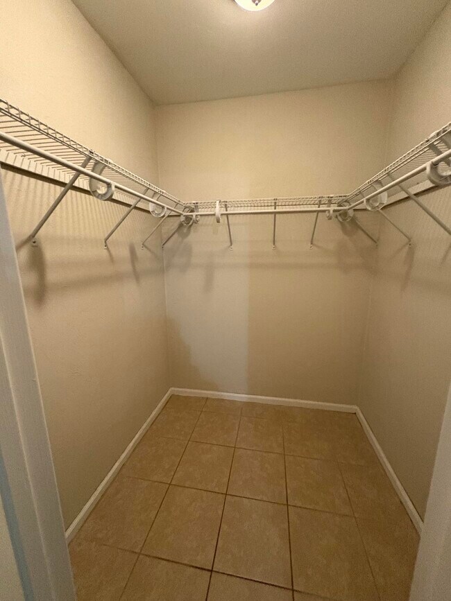 Building Photo - 211 Parkbrook Cir