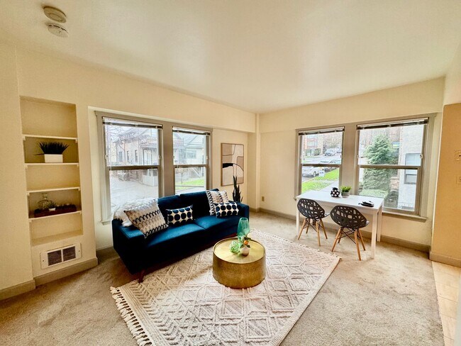 Building Photo - $500 Off First Month's Rent!!!! Charming One-Bedroom near Downtown Seattle!!!