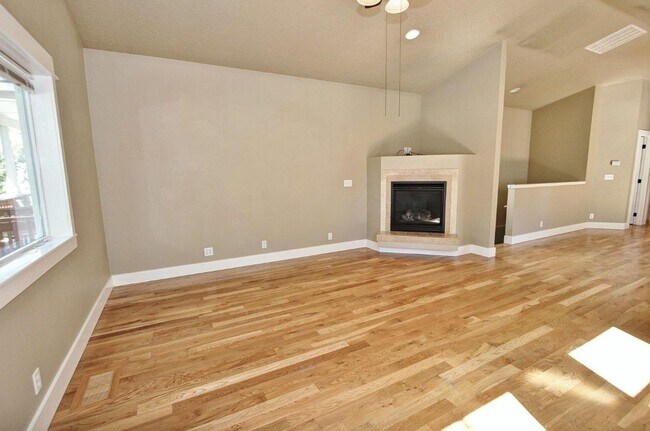 Building Photo - Craftsman Style Home on the Boise Bench