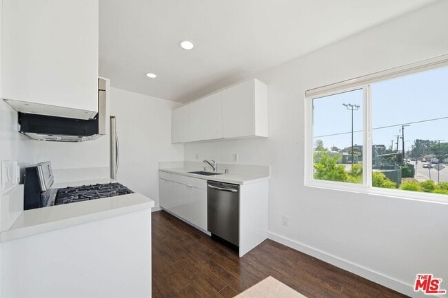 Building Photo - 510 Pacific Ave