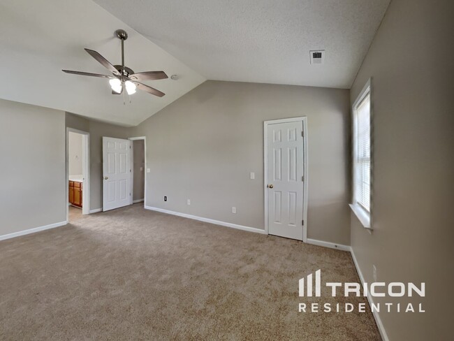 Building Photo - 73 Stonewall Dr