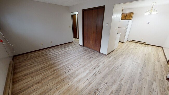 Interior Photo - 703 S Dakota Ave
