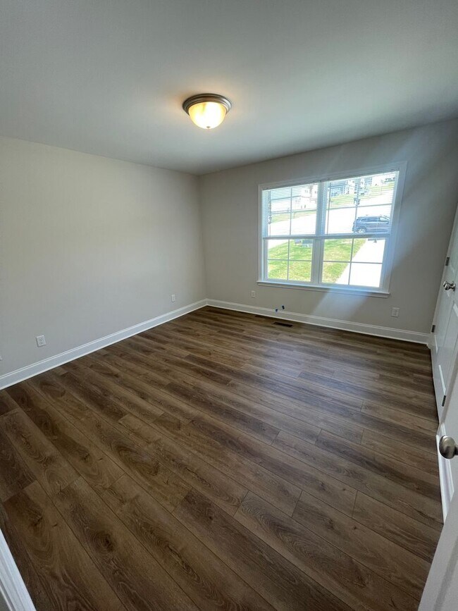 Building Photo - Rental in Ooltewah - 3 Bedrooms + Finished Basement