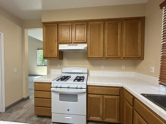 Building Photo - 37978 Spur Dr